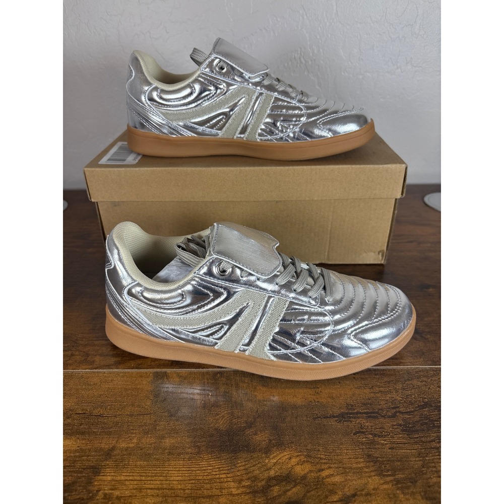 Steve Madden Madrid Silver Metallic Soccer Sneakers Gum Sole MADR03S1 Womens 7.5